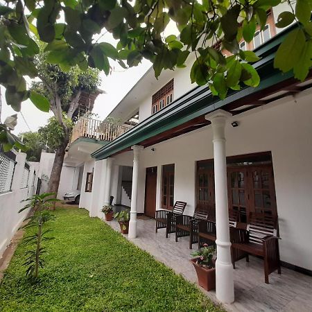Mangohut Joy Apartamento Anuradhapura Exterior foto