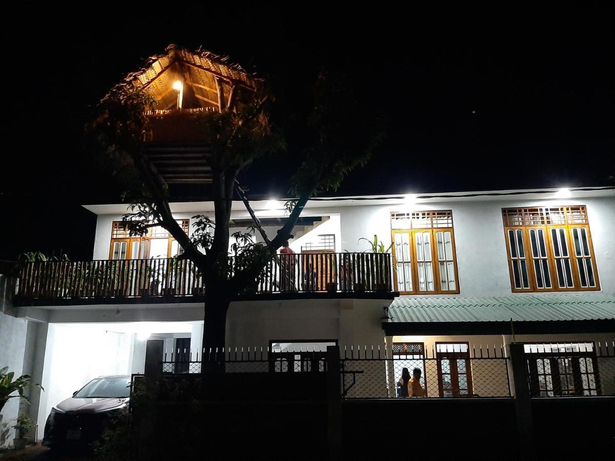 Mangohut Joy Apartamento Anuradhapura Exterior foto