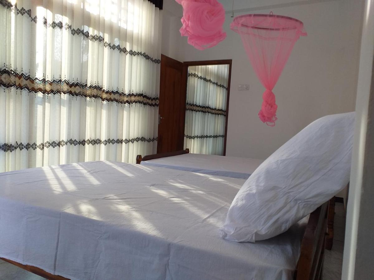 Mangohut Joy Apartamento Anuradhapura Exterior foto