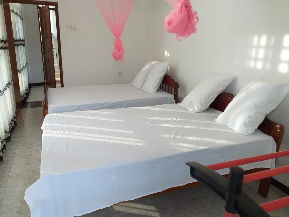 Mangohut Joy Apartamento Anuradhapura Exterior foto